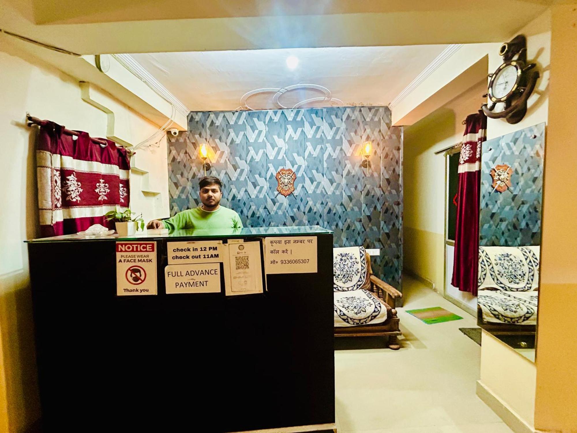 Sainik Guest House 500Mtr From Medanta Hospital Лакхнау Экстерьер фото