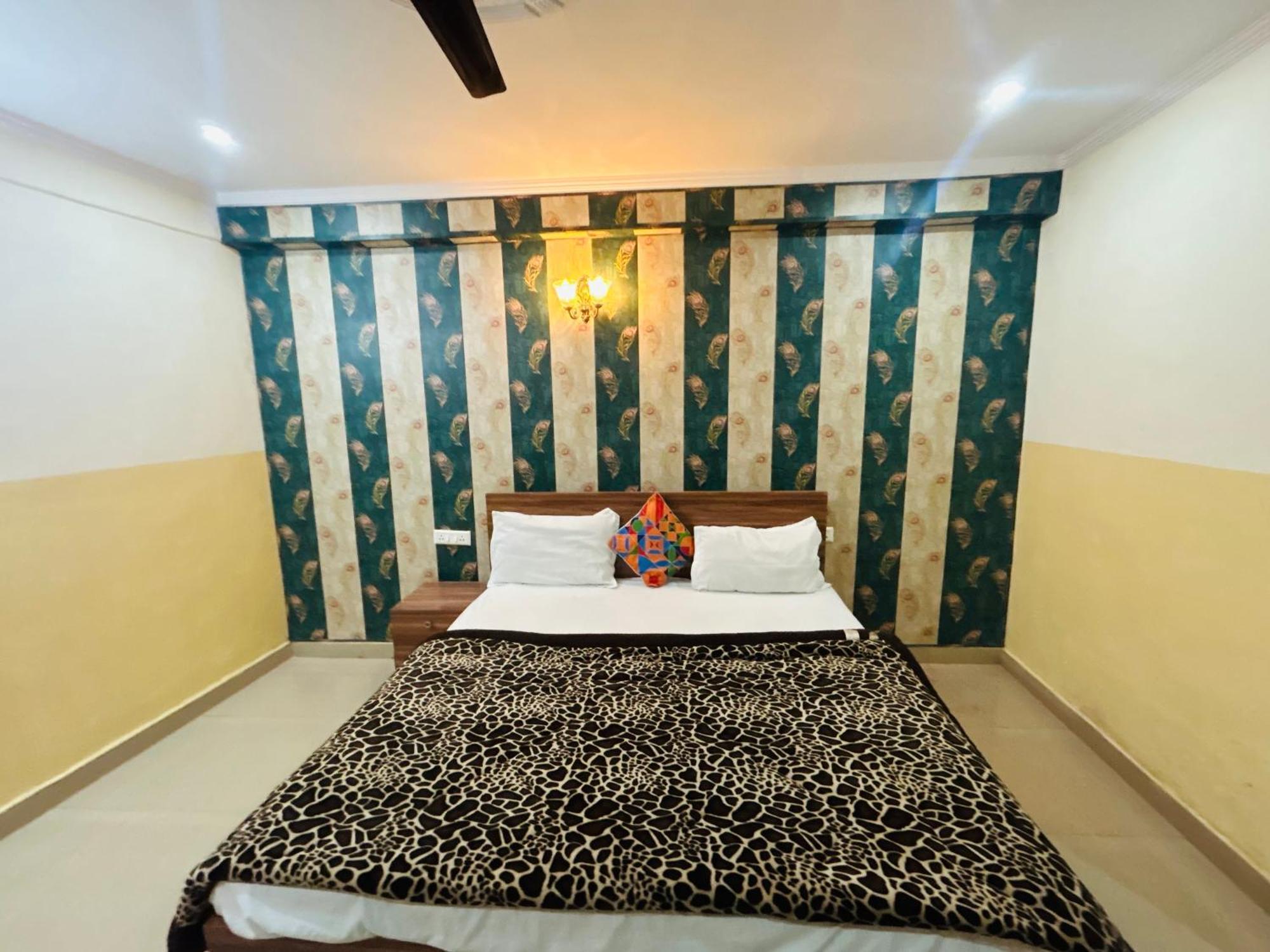 Sainik Guest House 500Mtr From Medanta Hospital Лакхнау Экстерьер фото