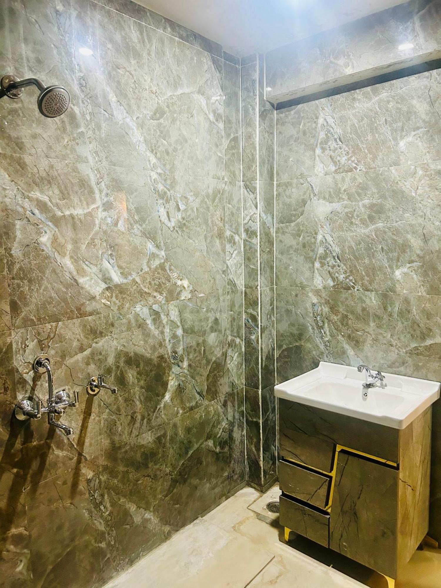 Sainik Guest House 500Mtr From Medanta Hospital Лакхнау Экстерьер фото