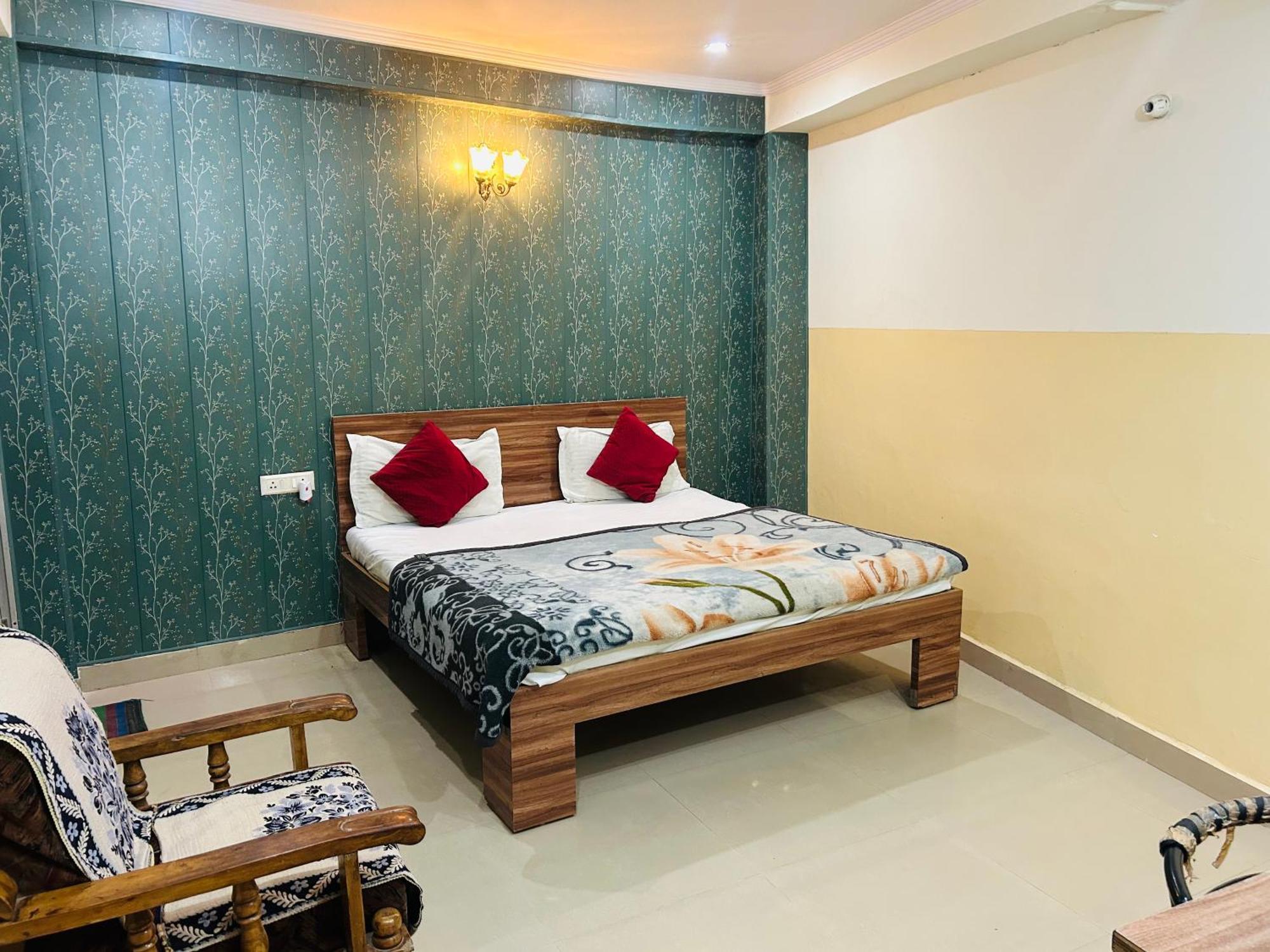 Sainik Guest House 500Mtr From Medanta Hospital Лакхнау Экстерьер фото