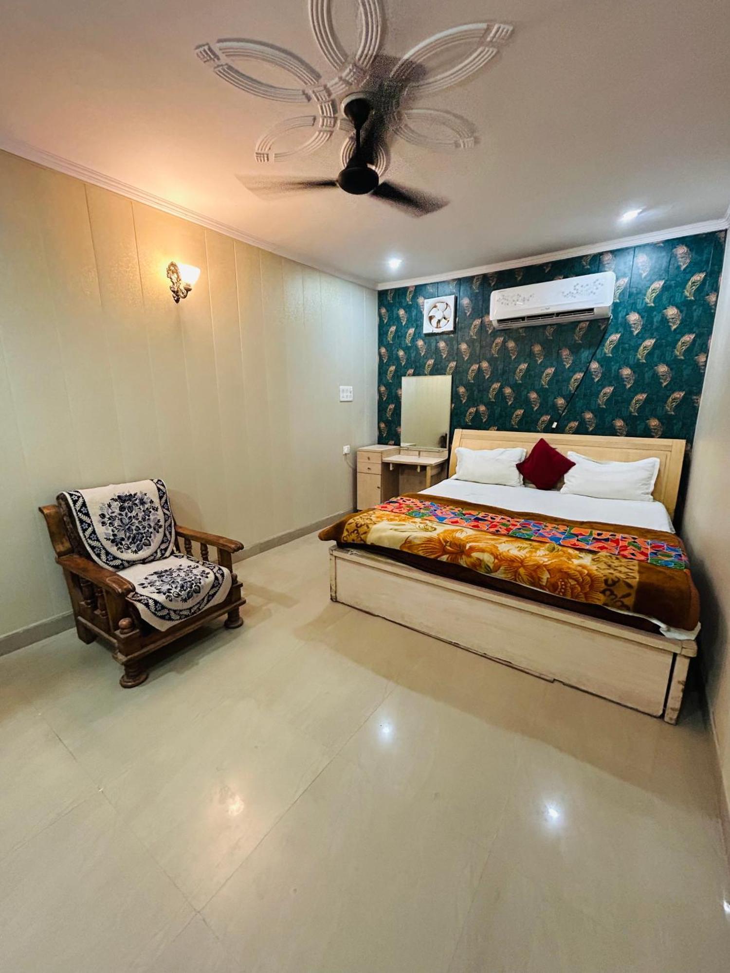 Sainik Guest House 500Mtr From Medanta Hospital Лакхнау Экстерьер фото