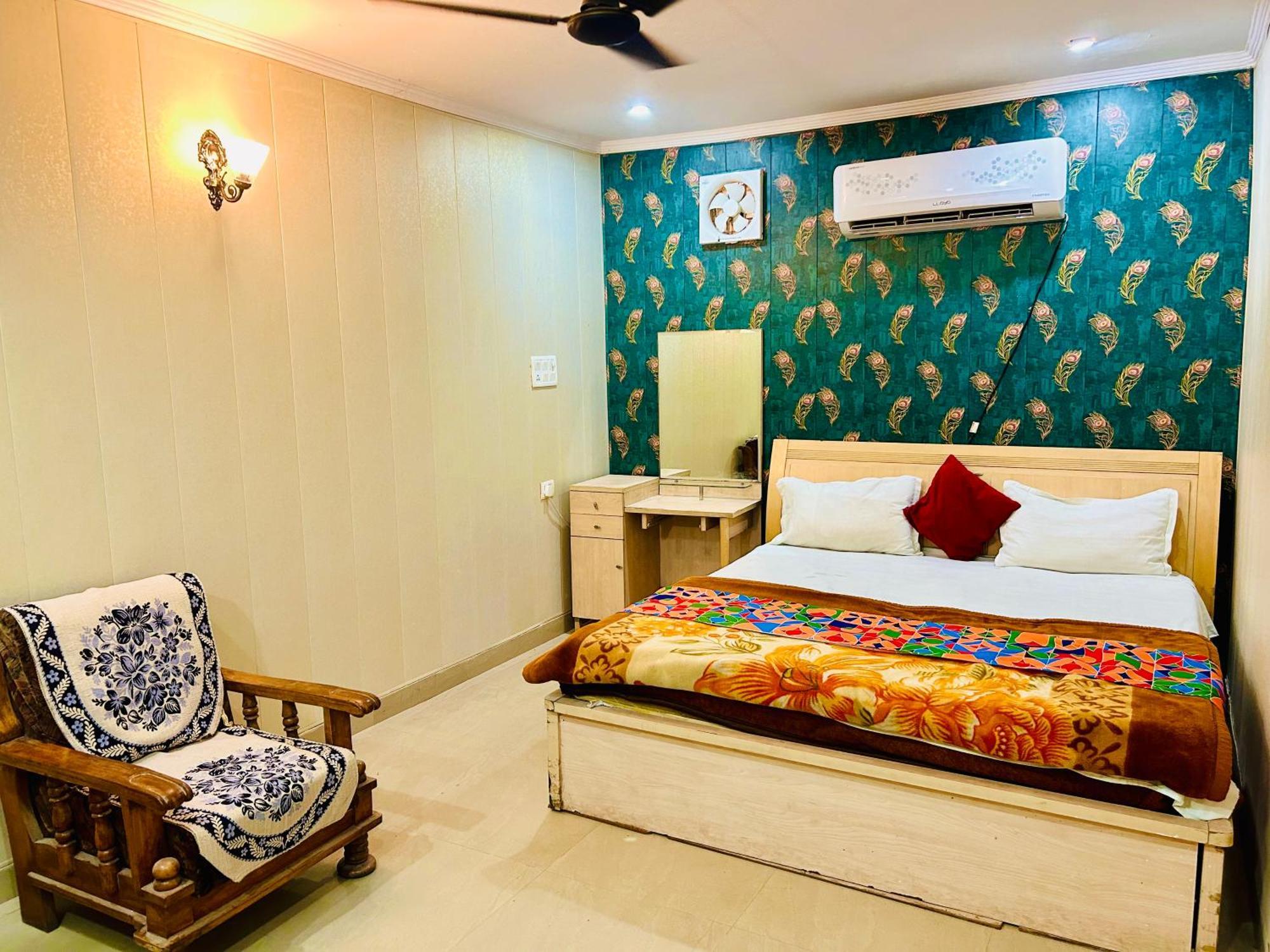 Sainik Guest House 500Mtr From Medanta Hospital Лакхнау Экстерьер фото