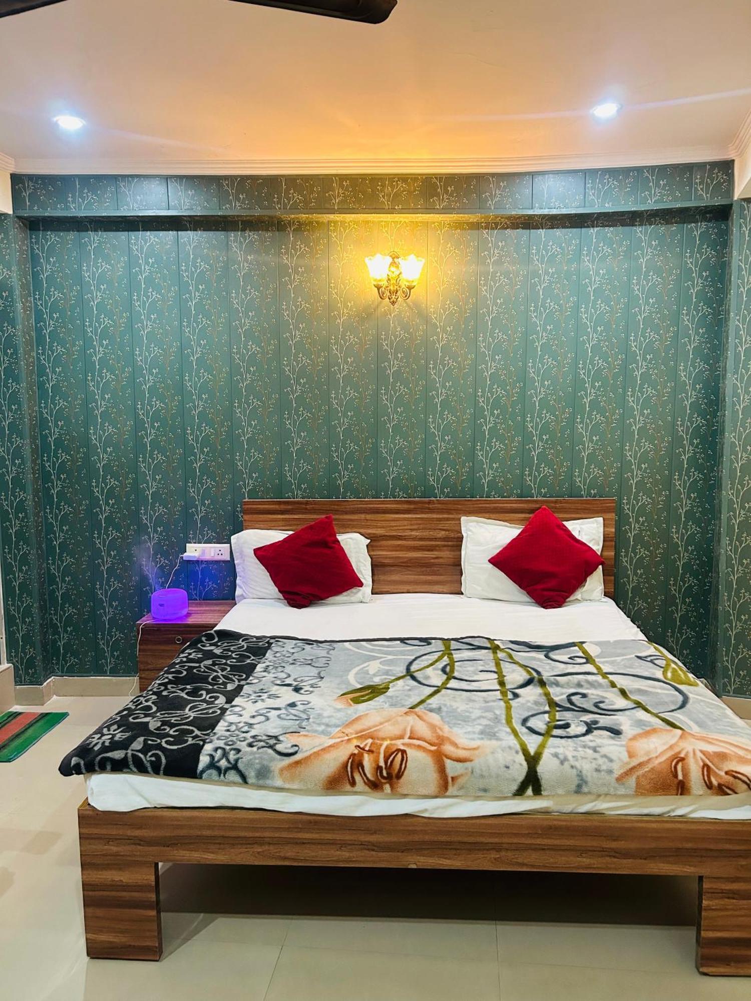 Sainik Guest House 500Mtr From Medanta Hospital Лакхнау Экстерьер фото